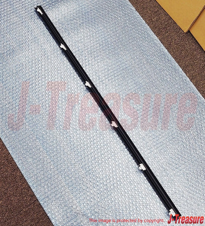 TOYOTA LAND CRUISER PRADO Genuine Front Door Glass Weatherstrip Assy Outer RH