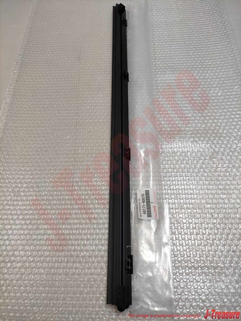 TOYOTA LAND CRUISER LX570 Genuine Front Door Glass Inner Weatherstrip Right OEM