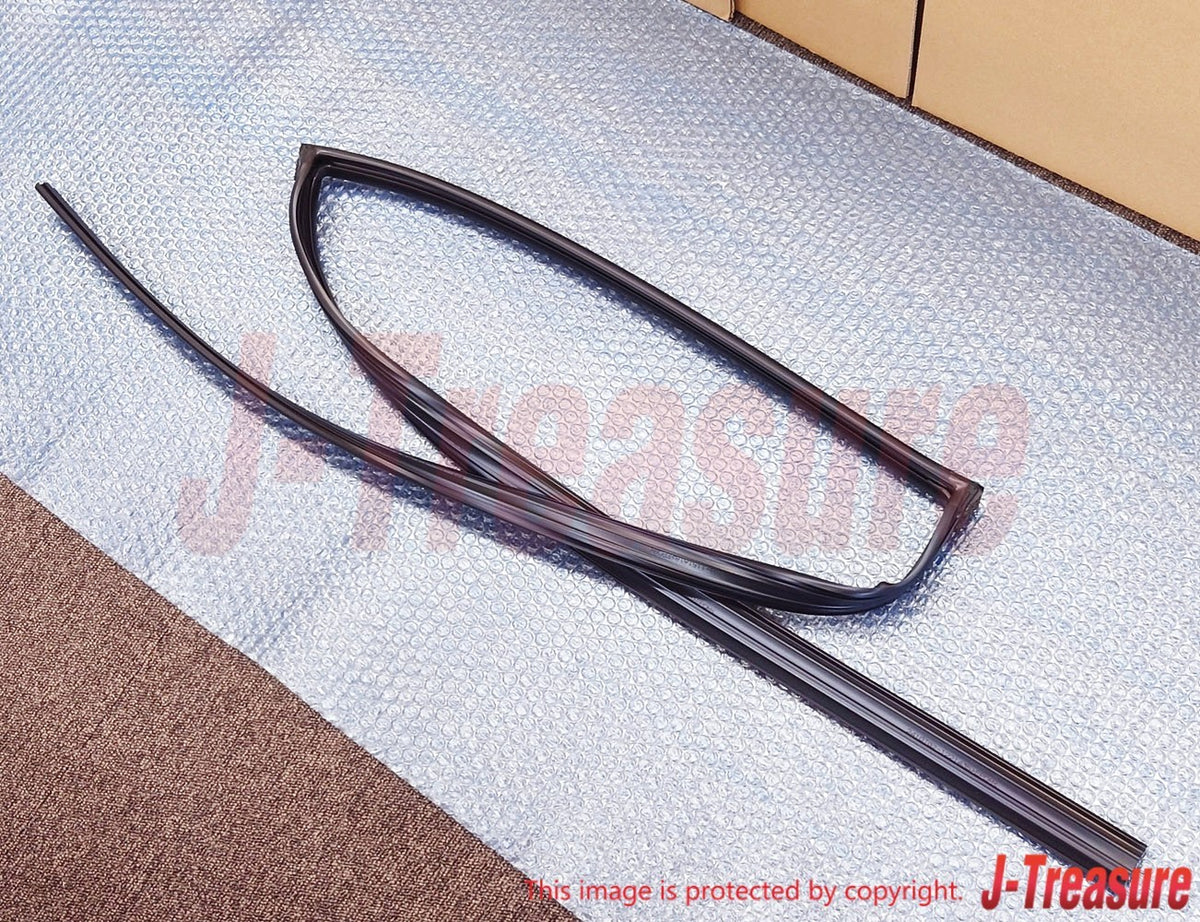 TOYOTA LAND CRUISER UZJ100 '98-07 Genuine Rear Door Glass Run LH 68152-60033 OEM