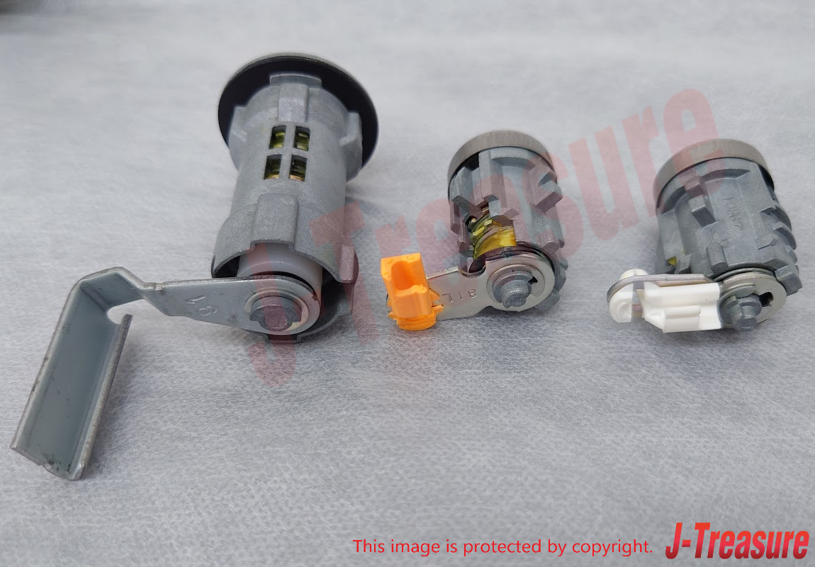 MAZDA RX-7 FD3S Genuine Ignition Key Cylinder Set 4 Seater F132-09-010B OEM