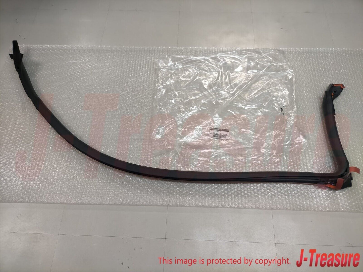 NISSAN GT-R R35 2009-2021 Genuine Body Side Weatherstrip Seal RH & LH Set OEM