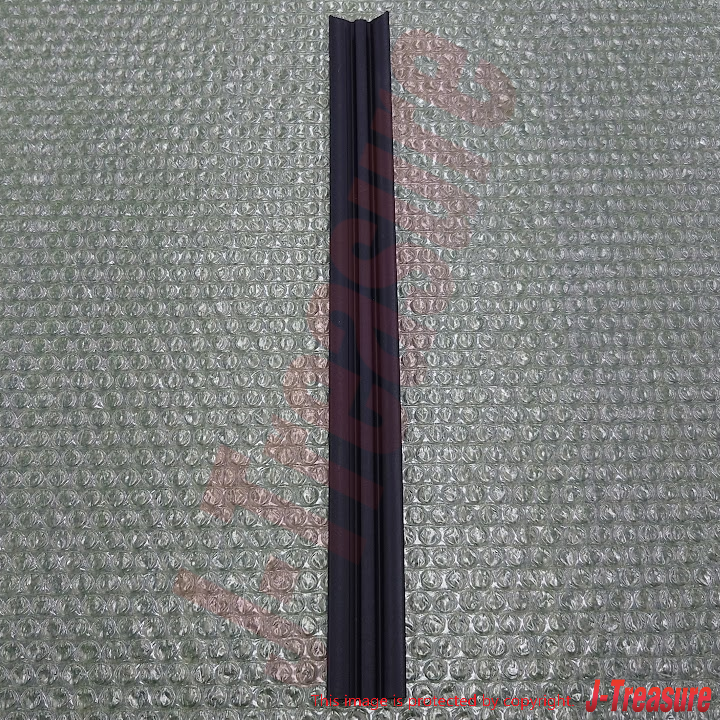 TOYOTA LEVIN TRUENO AE86 Genuine Front Door Glass Run RH & LH 68143-12070 x2 OEM