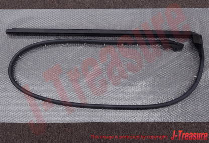 NISSAN GT-R R35 2009-2021 Genuine Front Door Weatherstrip RH 80830-62B0A OEM
