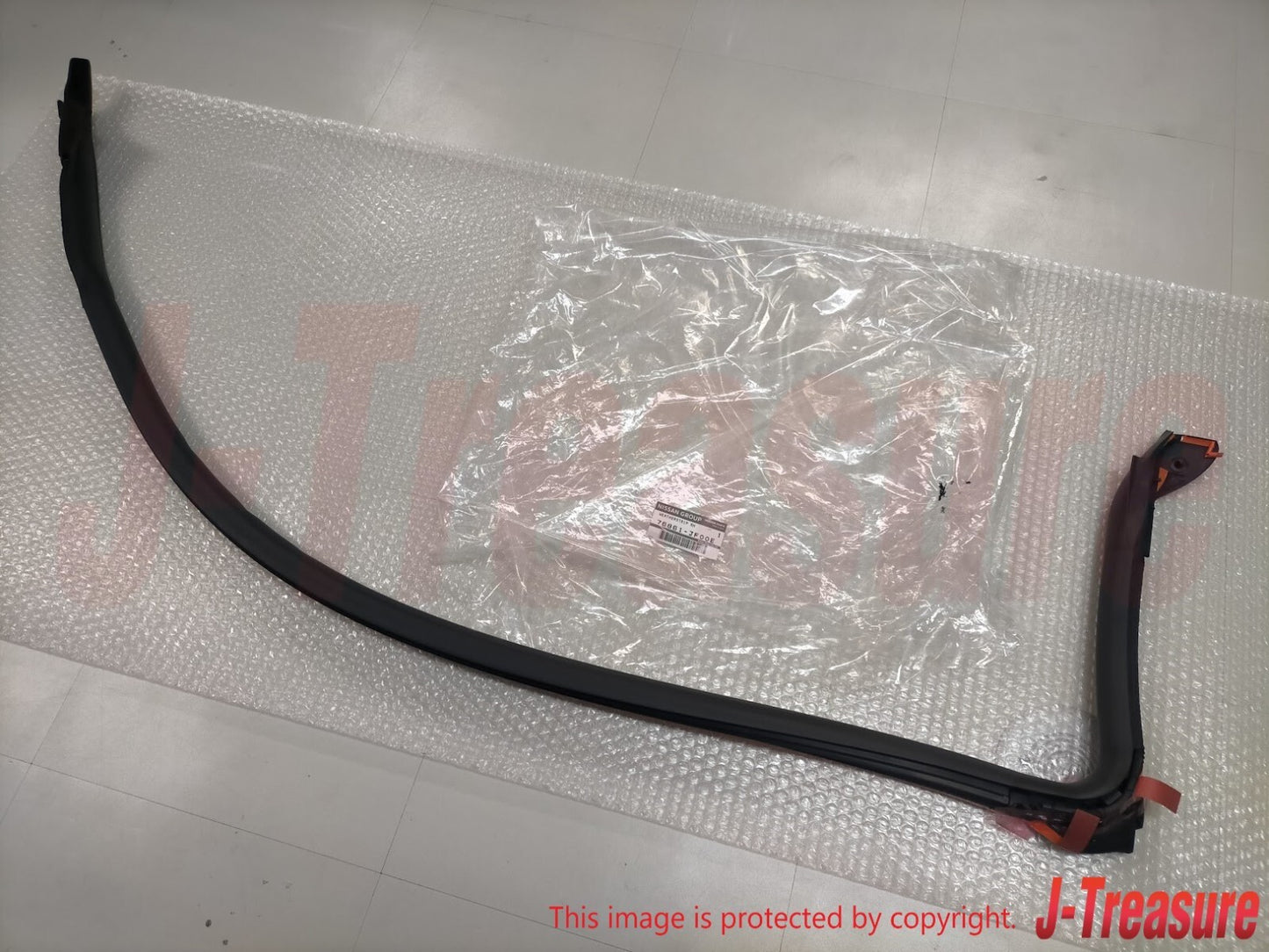NISSAN GT-R R35 2009-2021 Genuine Body Side Weatherstrip Seal LH 76861-JF00E OEM