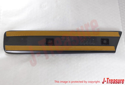 TOYOTA LAND CRUISER FZJ80 '95-04 Genuine Quarter Outside Moulding RH & LH Set