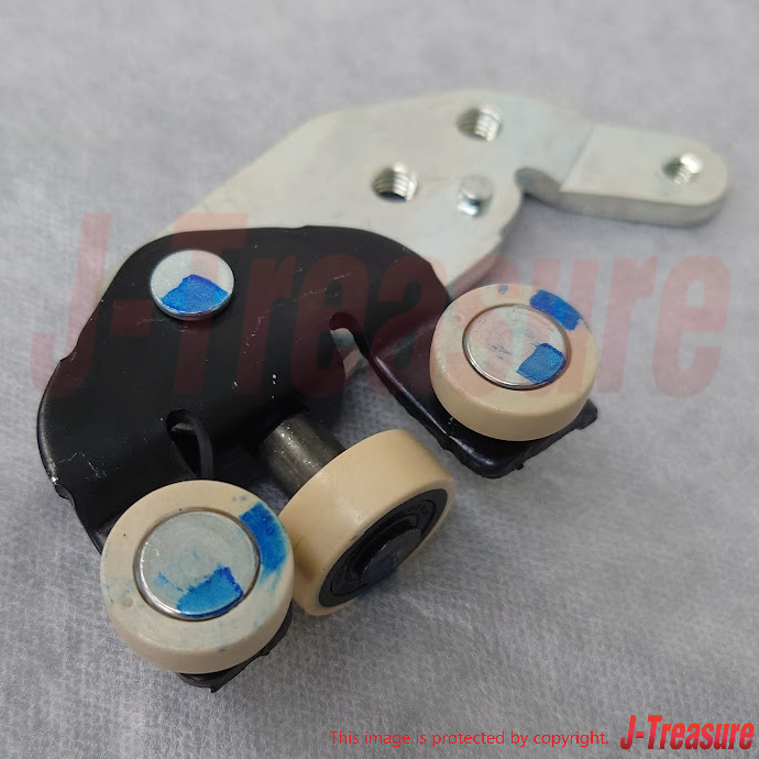 TOYOTA HIACE Genuine Slide Soor Lower Roller Right Base Sub Assy 68029-26070 OEM
