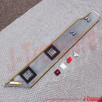 TOYOTA LAND CRUISER UZJ100 98-04 Genuine Quarter Outside Moulding RH & LH Set