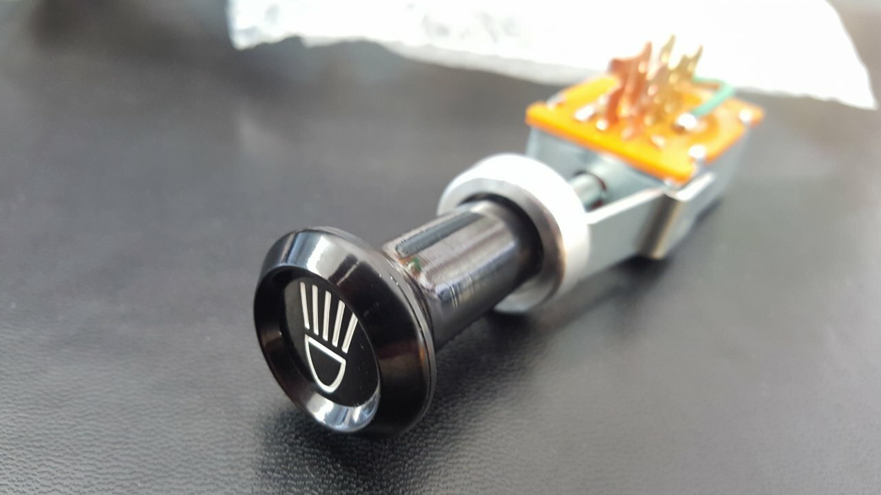 TOYOTA LAND CRUISER FJ40 FJ42 FJ45 69-72 Genuine Headlight Switch With Knob OEM