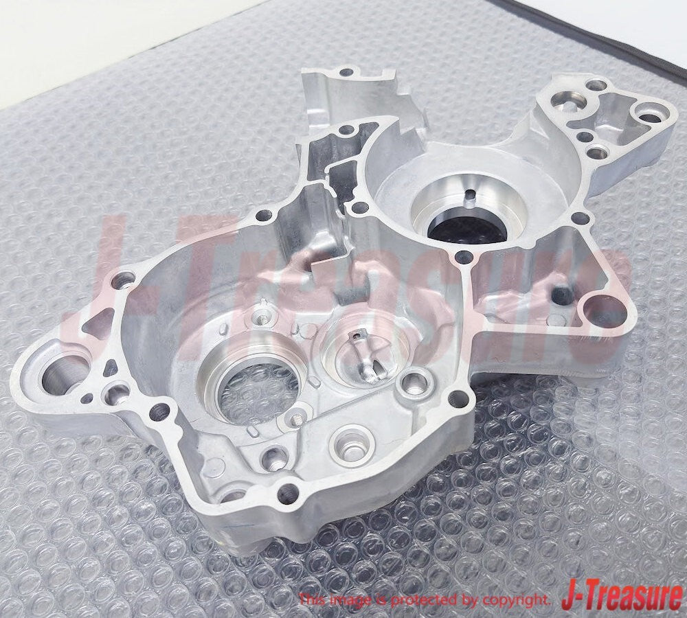 YAMAHA YZ125 2018-2022 Genuine Crankcase 1 1C3-15111-02-00 OEM