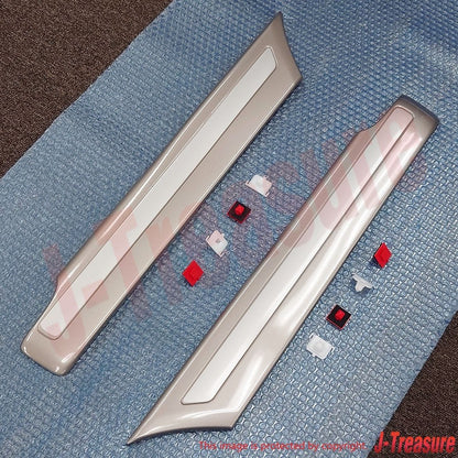 TOYOTA LAND CRUISER UZJ100 98-04 Genuine Quarter Outside Moulding RH & LH Set