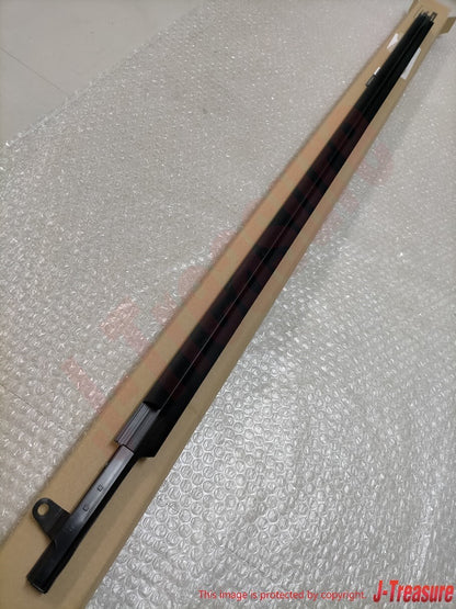 NISSAN 350Z Z33 Convertible Roadster Genuine Door Molding RH 80820-CE411 OEM