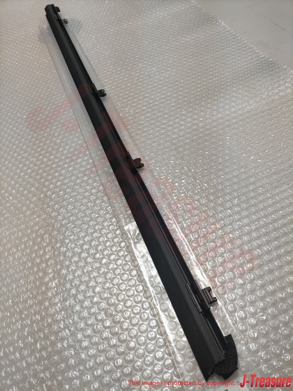 TOYOTA 4RUNNER 10-22 Genuine Front Door Glass Inner Weatherstrip RH 68171-60090