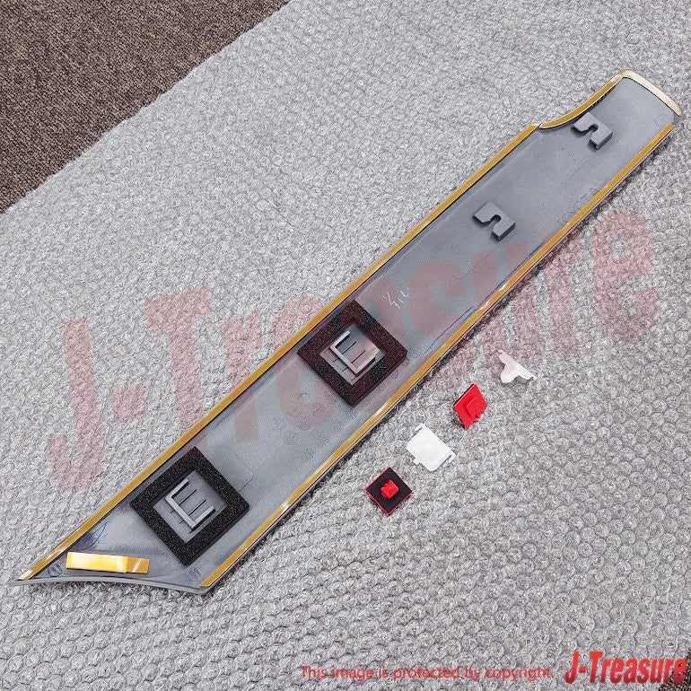 TOYOTA LAND CRUISER UZJ100 98-04 Genuine Quarter Outside Moulding RH OEM