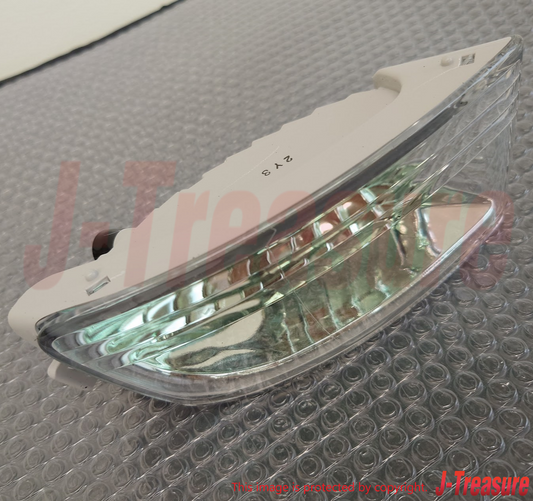 TOYOTA MARK2 JZX110 00-07 Genuine Cornering Lamp Lens & Body RH 81375-22030 OEM