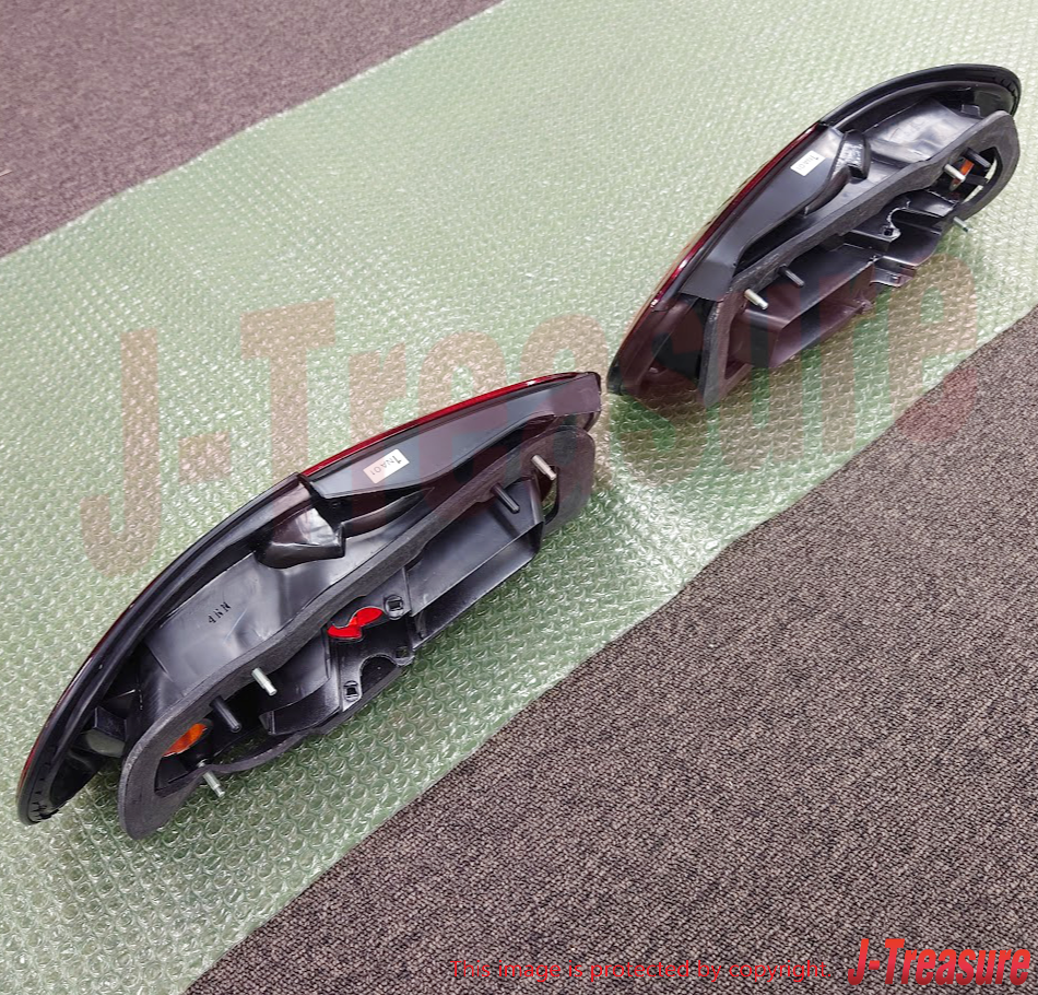 MAZDA MX-5 MIATA NA 90-97 Genuine Rear Combination Lens & Body RH & LH Set OEM