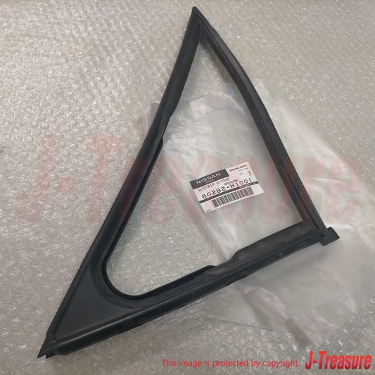 NISSAN DATSUN 1200 B120 Ute Sunny Genuine Front Door Ventilator Weather Strip RH