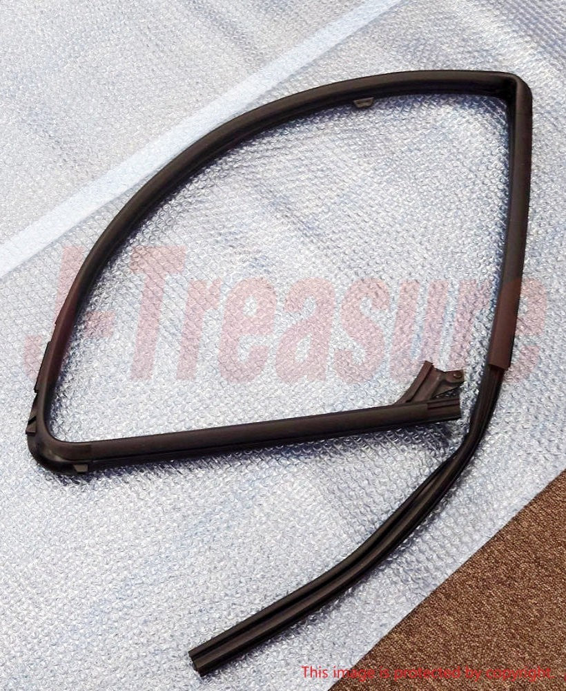 NISSAN NV200 M20 Genuine Front Door Glass Run Rubber RH & LH Set OEM