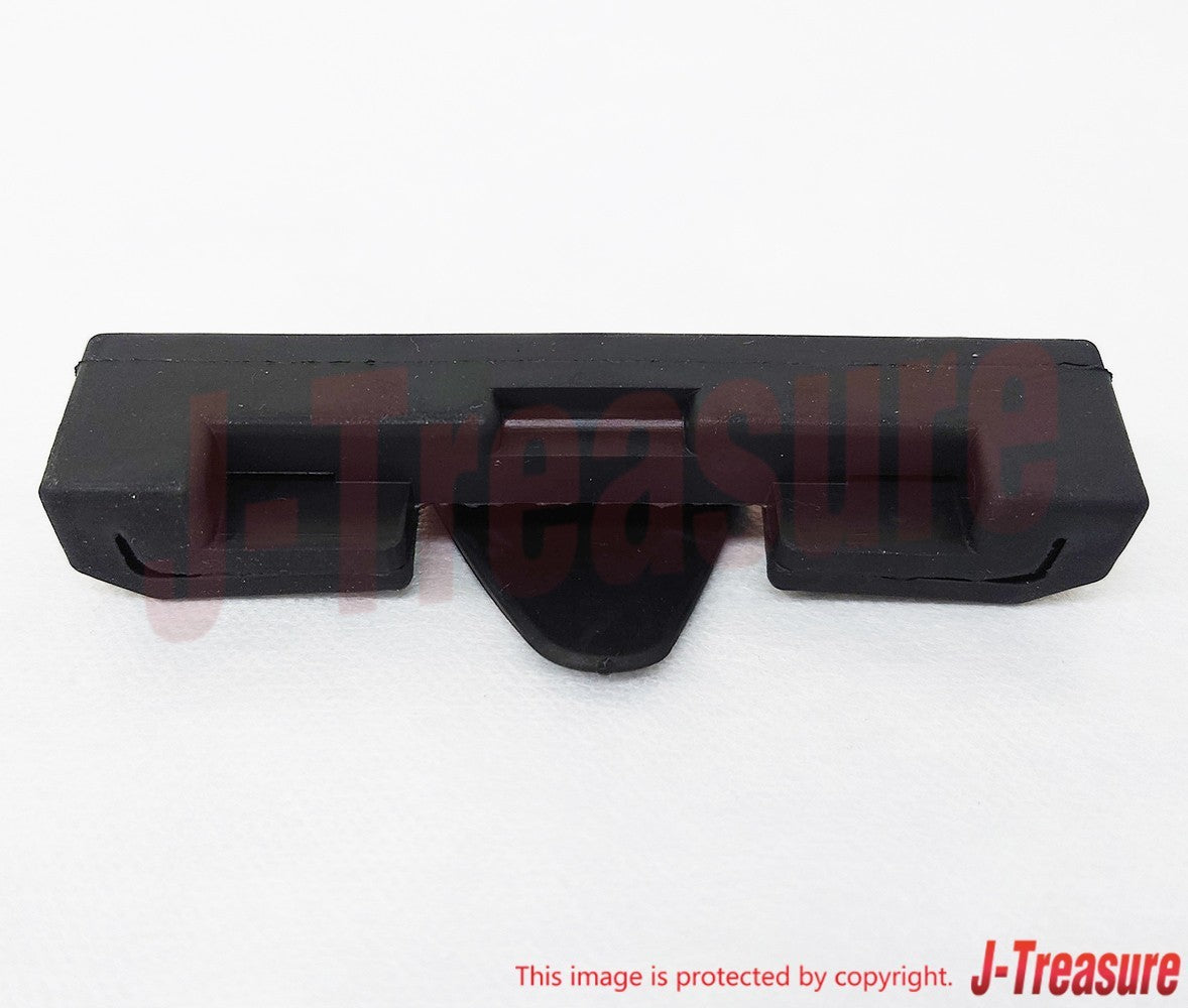 HONDA CB750F SUPER SPORT 1977-1978 Genuine Fuel Tank Rear Cushion Rubber OEM