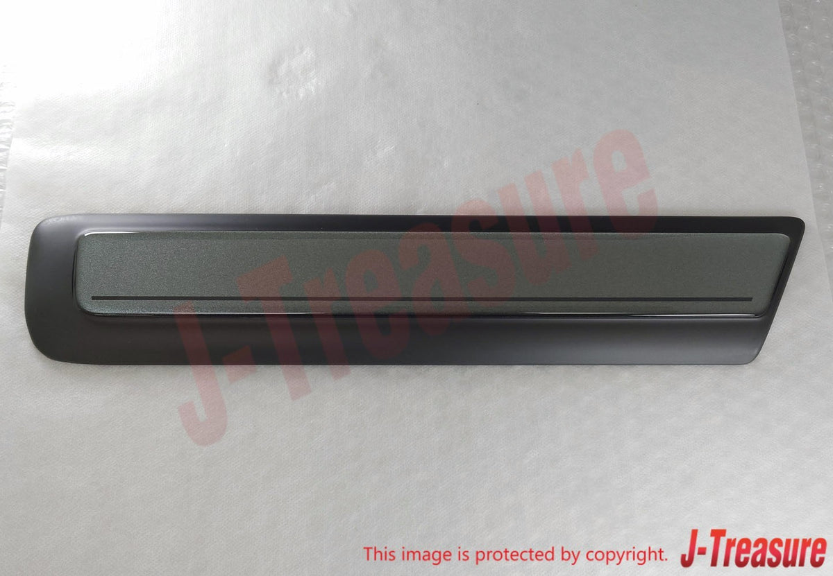 TOYOTA LAND CRUISER FZJ80 '95-04 Genuine Quarter Outside Moulding RH OEM