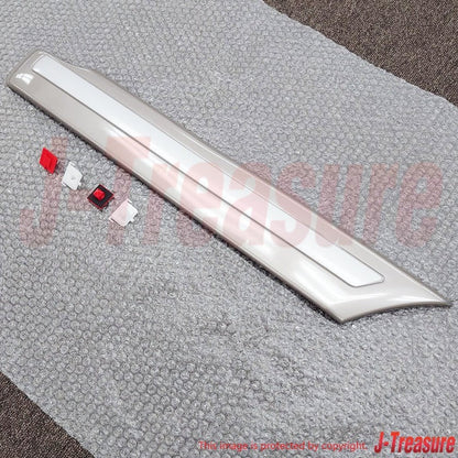 TOYOTA LAND CRUISER UZJ100 98-04 Genuine Quarter Outside Moulding RH & LH Set