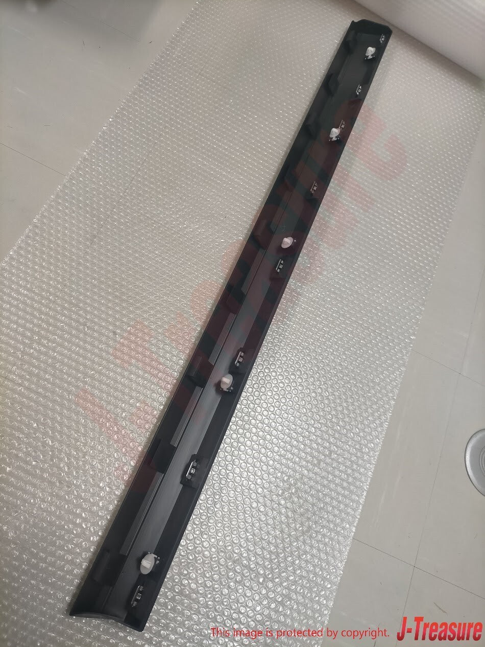 NISSAN 2009-2014 MURANO Genuine Moulding Front Door Right Side 80870-1AA2B OEM