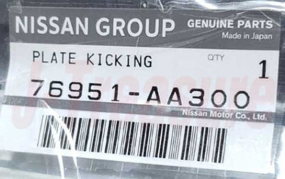 NISSAN SKYLINE GT-R BNR34 Genuine Kicking Front Plate RH 76951-AA300 OEM