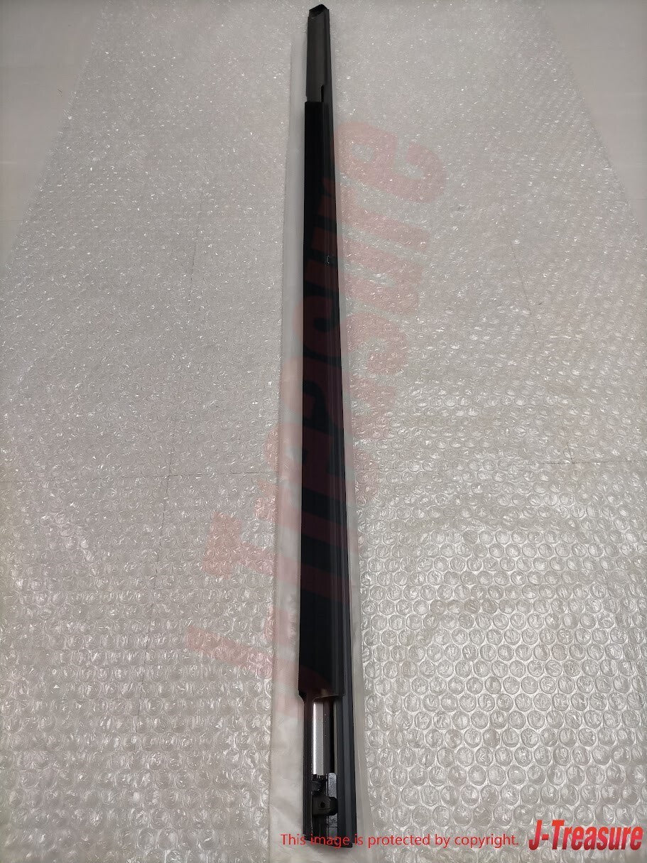 MITSUBISHI LANCER Evolution 7/8/9 Genuine Rear Door Window Belt Line Moulding RH