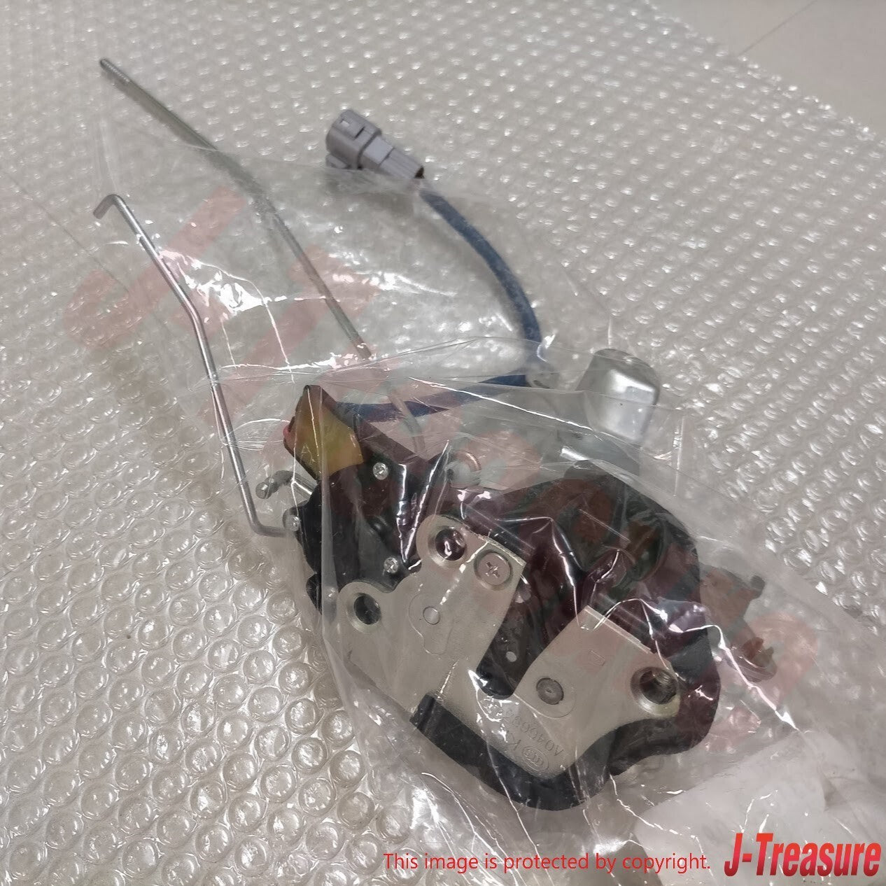 TOYOTA DYNA TOYOACE 1999- Genuine Front Door Lock Assy RH 69310-37090 OEM