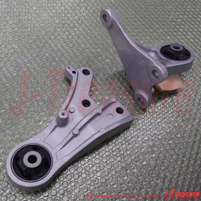 MITSUBISHI OUTLANDER GG2W 2018-2022 Genuine Rear Differential Mount RH & LH set