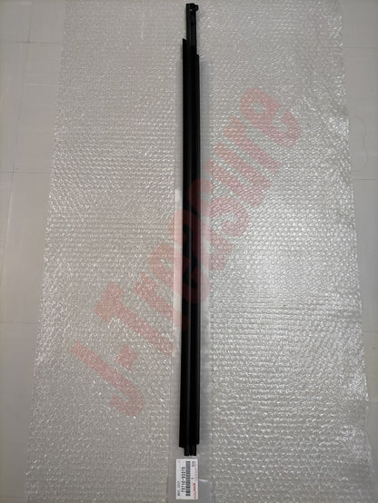 TOYOTA LAND CRUISER 08-15 Genuine Door Belt Molding Front Rear RH & LH Set OEM