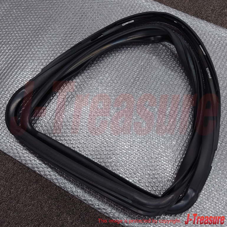 NISSAN SAFARI HARDTOP Y60 91-95 Genuine Side Window Weather Strip RH 83332-01J00