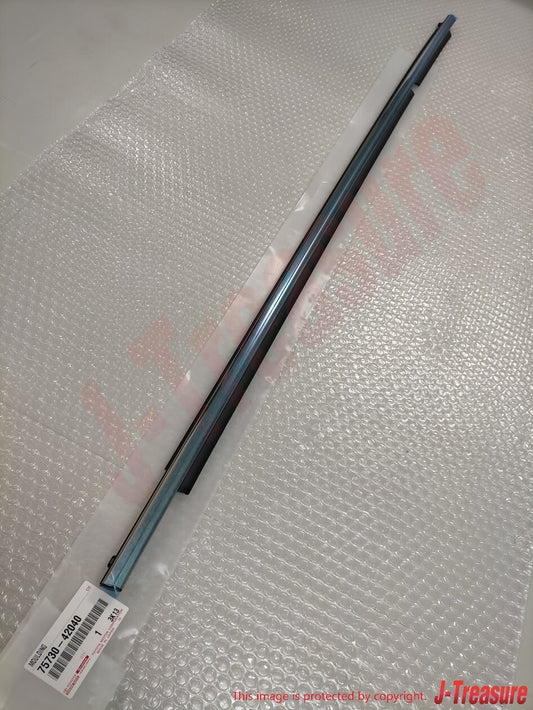 TOYOTA RAV4 ALA4# 2013-2018 Genuine Rear Door Belt Moulding RH 75730-42040 OEM