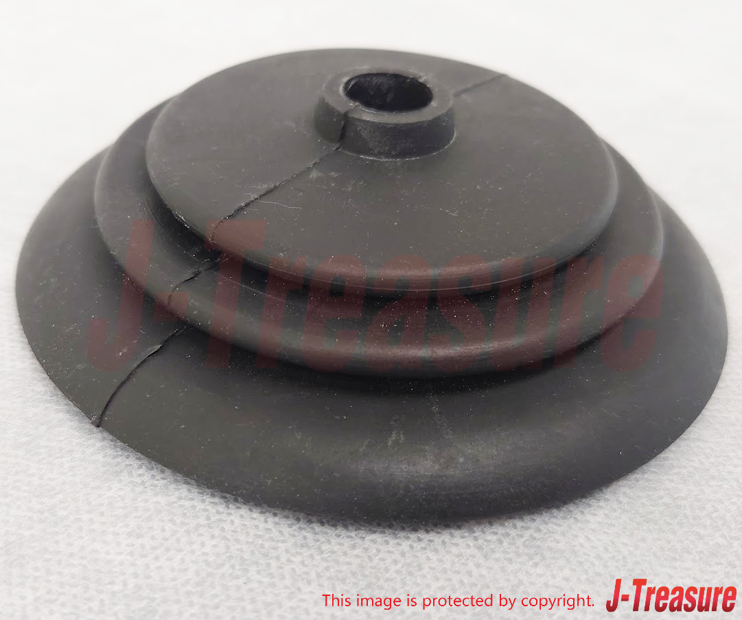 NISSAN DATSUN SUNNY 1200 B120 Genuine Rubber Control Lever Boot 74963-20900 OEM