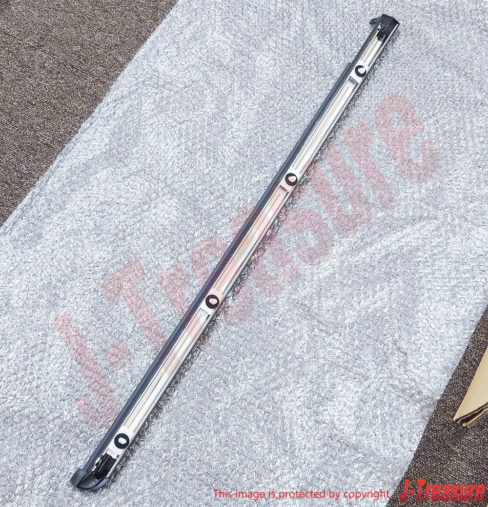 TOYOTA LAND CRUISER UZJ100 '98-07 Genuine Quarter Belt Moulding RH & LH Set OEM