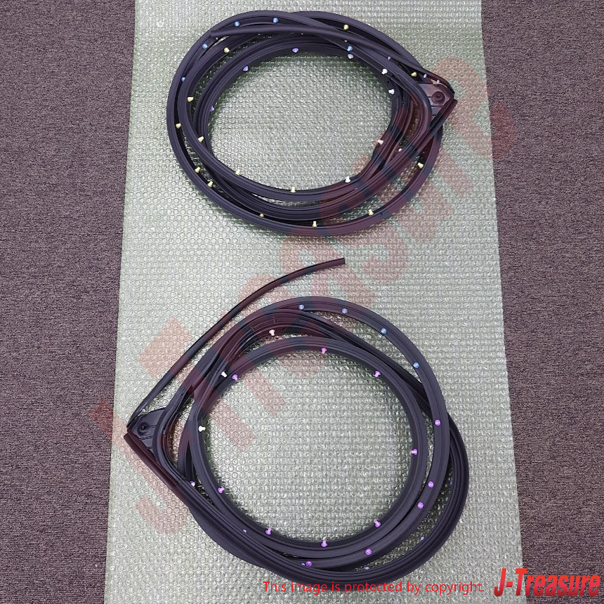 MITSUBISHI LANCER EVO 10 08-15 Genuine RR Door Opening Otr Weatherstrip RH & LH