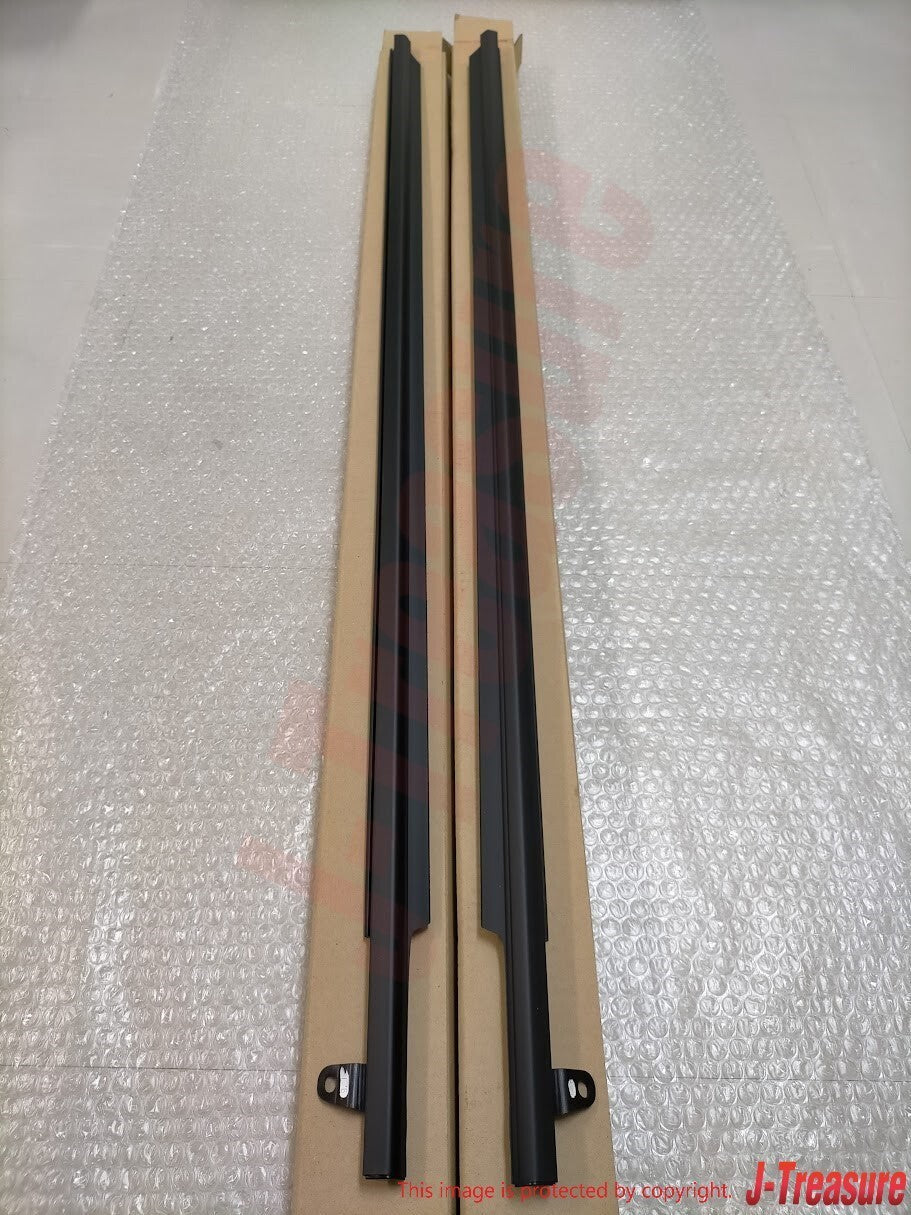 NISSAN 350Z Z33 Convertible Roadster Genuine Door Molding RH & LH Set OEM