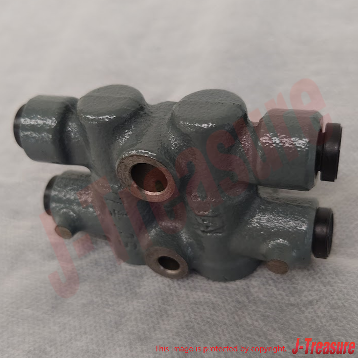 MITSUBISHI MIRAGE CA5A 93-97 Genuine Brake Fluid Proportioning Valve MB699551
