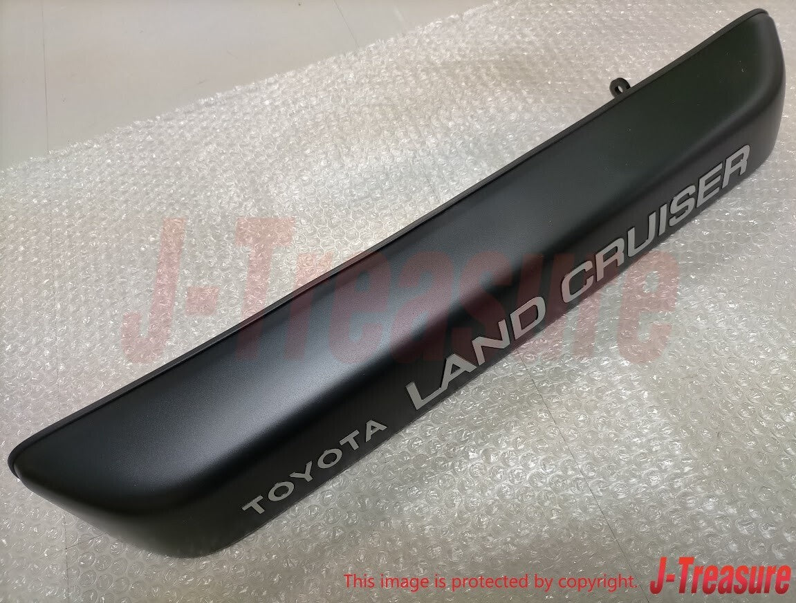 TOYOTA LAND CRUISER 100 Series Genuine License Plate Lamp Assy 81270-60300 OEM