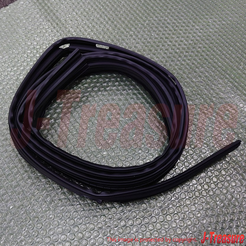 TOYOTA LAND CRUISER HZJ70V Genuine Quarter Window Run RH 62755-60050 OEM