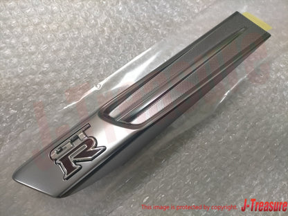 NISSAN GT-R R35 Genuine Front Side Fender Pure Emblem Silver Right Left Pair OEM