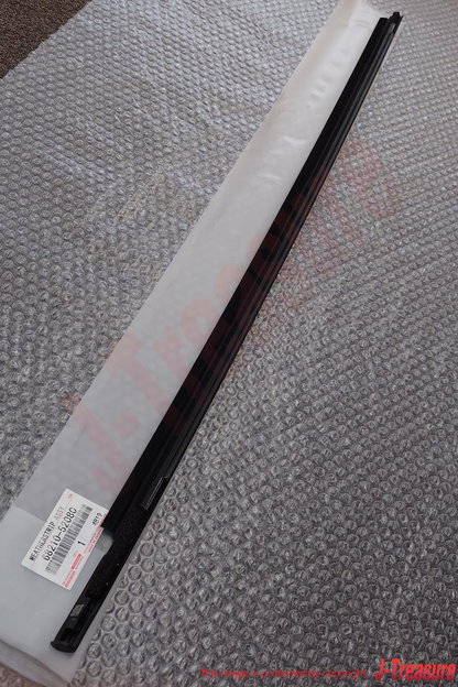 TOYOTA SCION xA NCP61 04-06 Genuine Fr/R Door Glass Outer Weatherstrip RH LH Set
