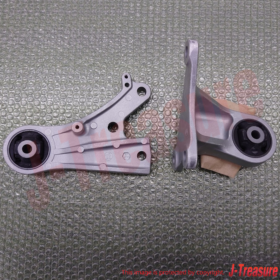 MITSUBISHI OUTLANDER GG2W 2018-2022 Genuine Rear Differential Mount RH & LH set