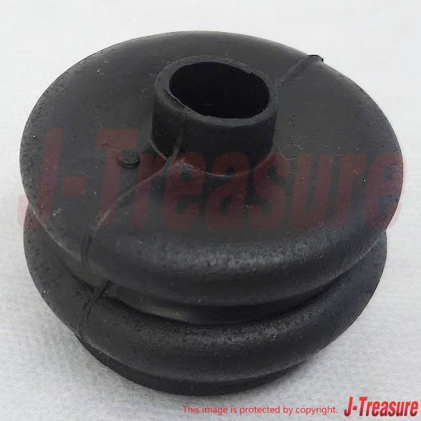 NISSAN DATSUN 1200 B120 SUNNY B110 Genuine Dust Cover Boot 32862-G1200 OEM