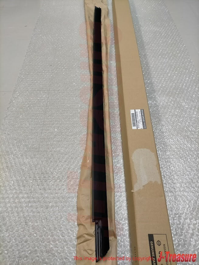 NISSAN GT-R GTR R35 Genuine Front Door Outside Molding Assembly Right Side OEM