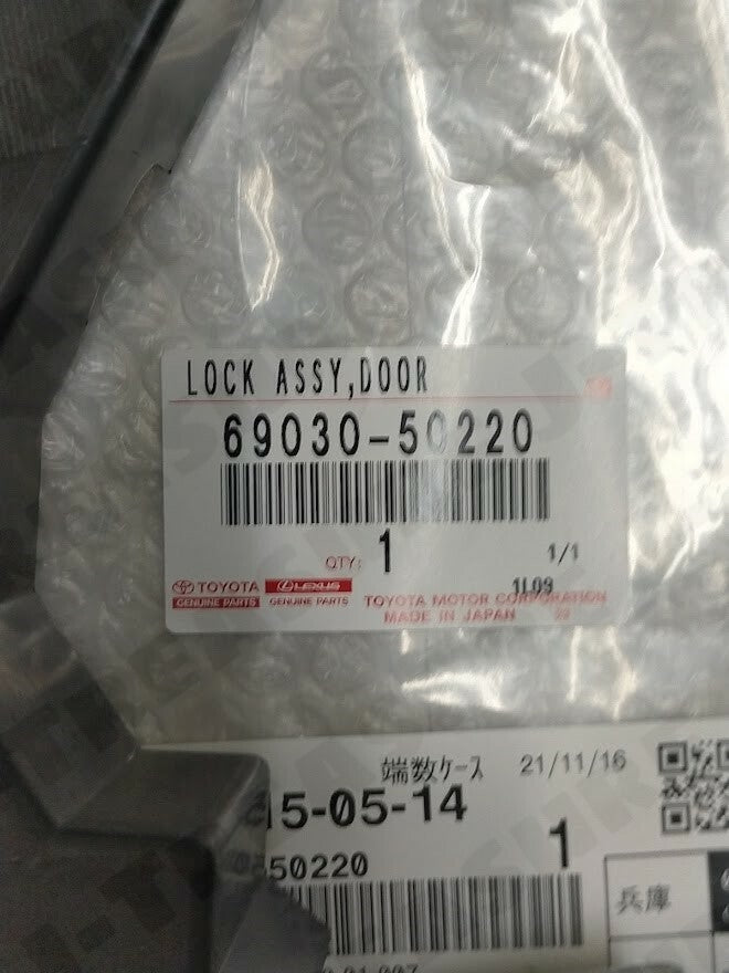 TOYOTA CELSIOR UCF3# Genuine Door Lock Actuator With Motor RH 69030-50220 OEM