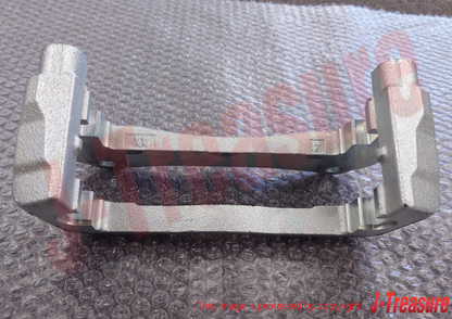 TOYOTA HIGHLANDER 08-13 Genuine Fr/Disc Brake Cylinder Mount RH 47721-48150 OEM