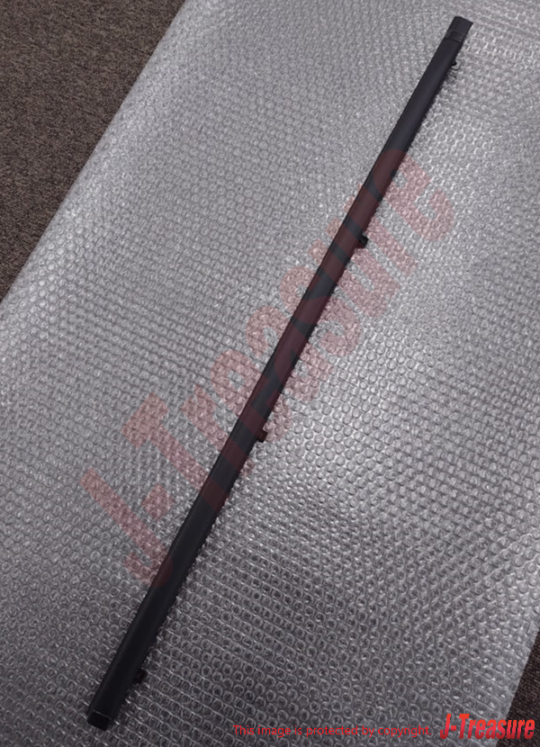 TOYOTA 4RUNNER RN80 89-95 Genuine F/Door Glass Outer Weatherstrip RH & LH Set