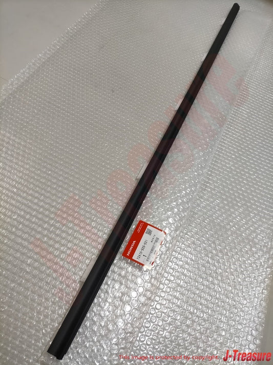 HONDA CIVIC TYPE-R EP3 02-05 Genuine Door Molding Assy Right 72410-S5S-E01 OEM