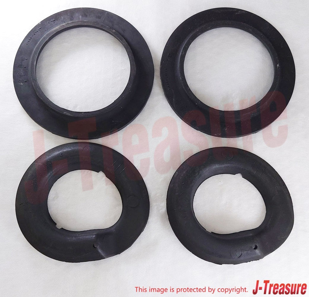 TOYOTA LAND CRUISER KZJ78 1995 Rear Coil Spring Insulator Upper & Lower Set