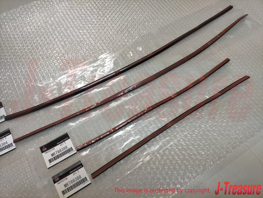 MITSUBISHI LANCER EVO5 6 CP9A Genuine  Black Pad MR788384 MR788388 4pcs Set OEM